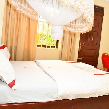 Florida Hotel Zaana Kampala Extérieur photo